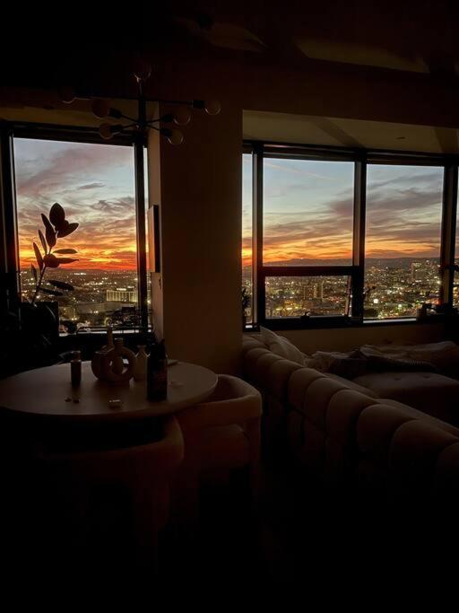 Luxury Highrise Condo Downtown La Лос-Анджелес Екстер'єр фото
